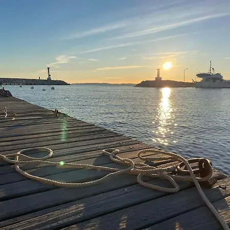 En Bord De アパート ラ・ロンド・レ・モール